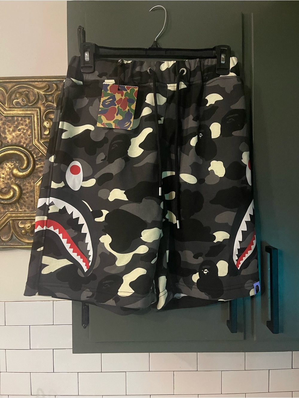 Mens Graphic Design Shorts Size 2x.